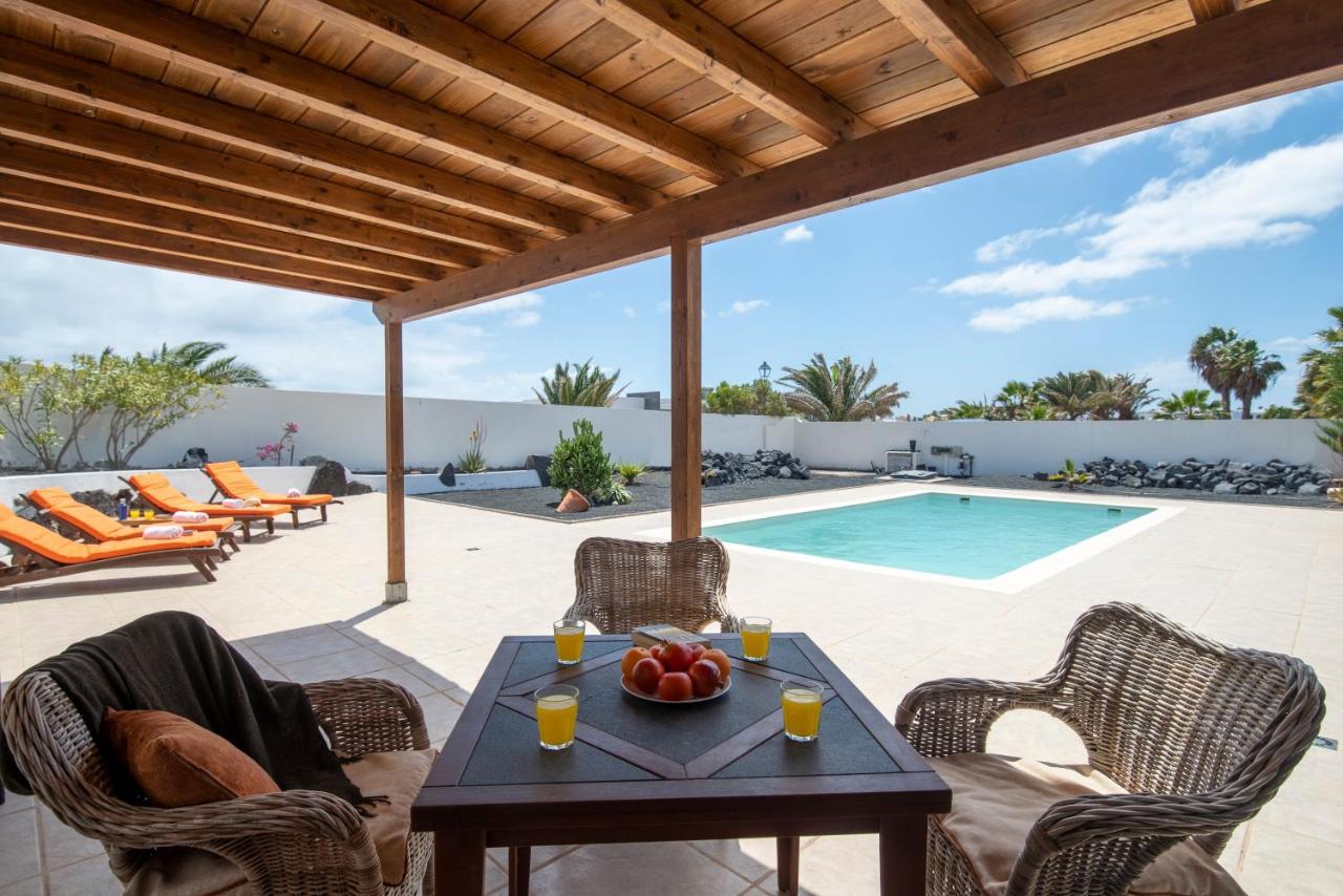 Casa Monicha Apartment Costa Teguise Exterior photo